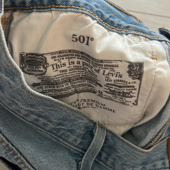 Levi’s denim shorts - Picture 5 of 5